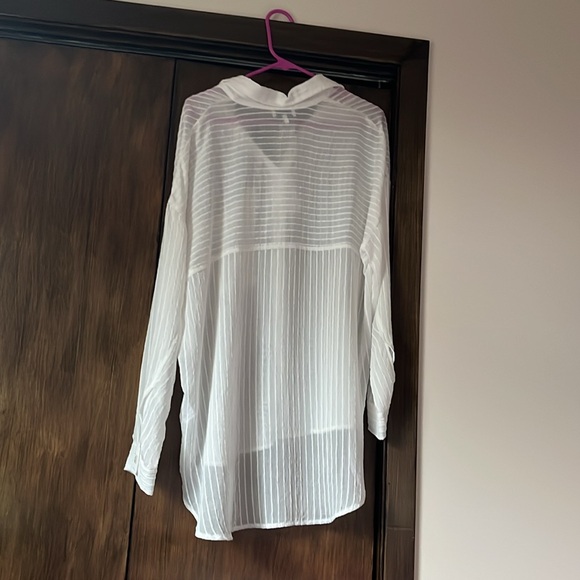 Ollie oversized button up white shirt - Picture 2 of 8